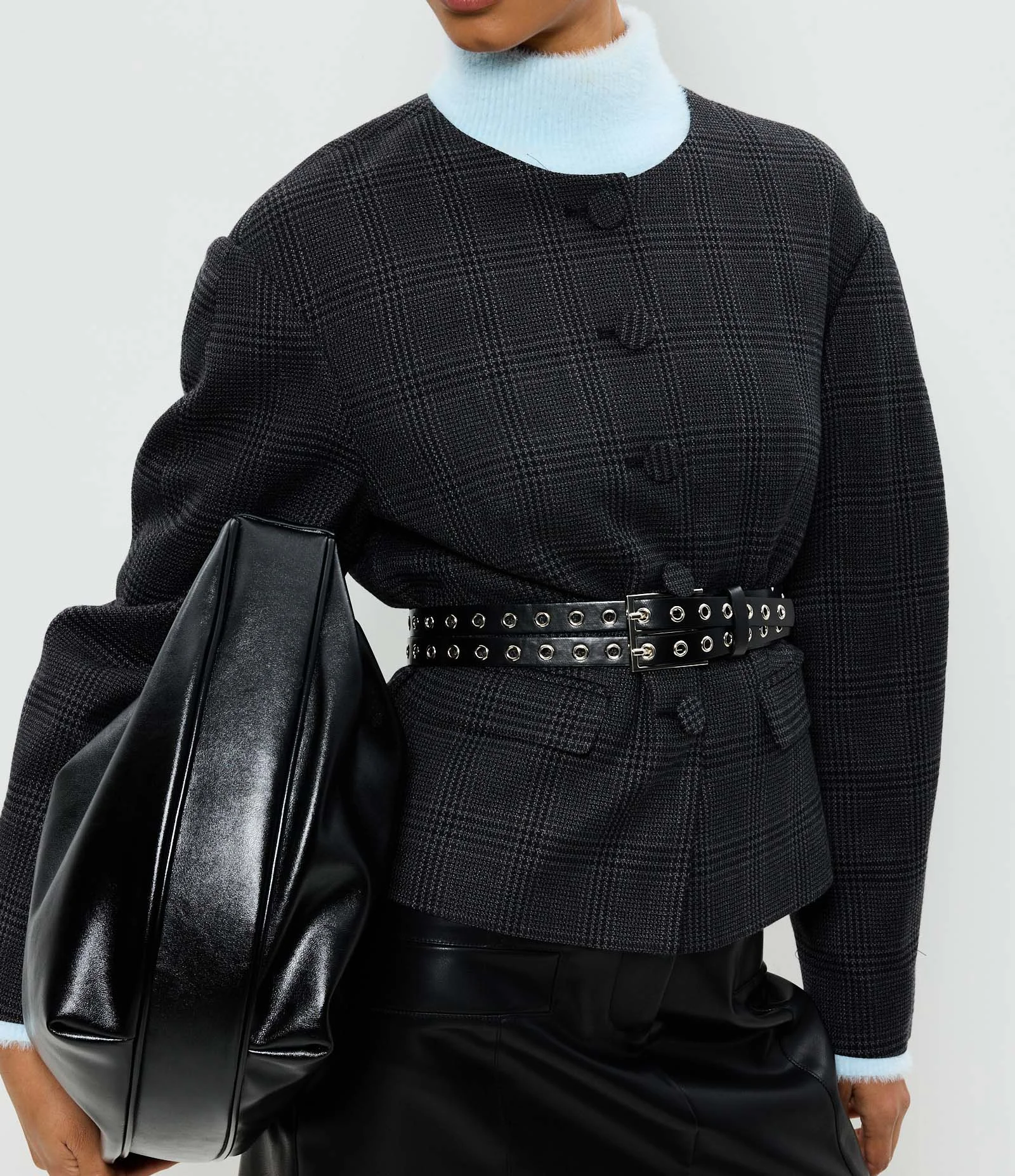 Cinto Médio em PU com Ilhoses Metalizadas Preto 1