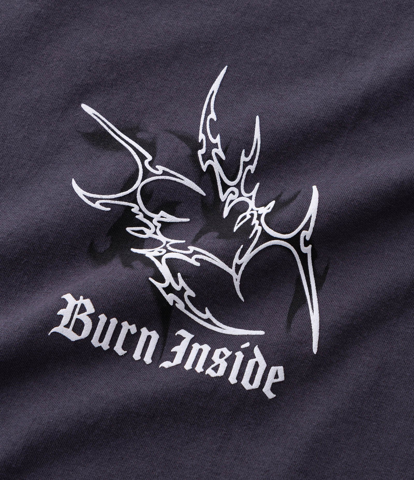 Camiseta Regular em Algodão com Estampa Dystopia Preto 4