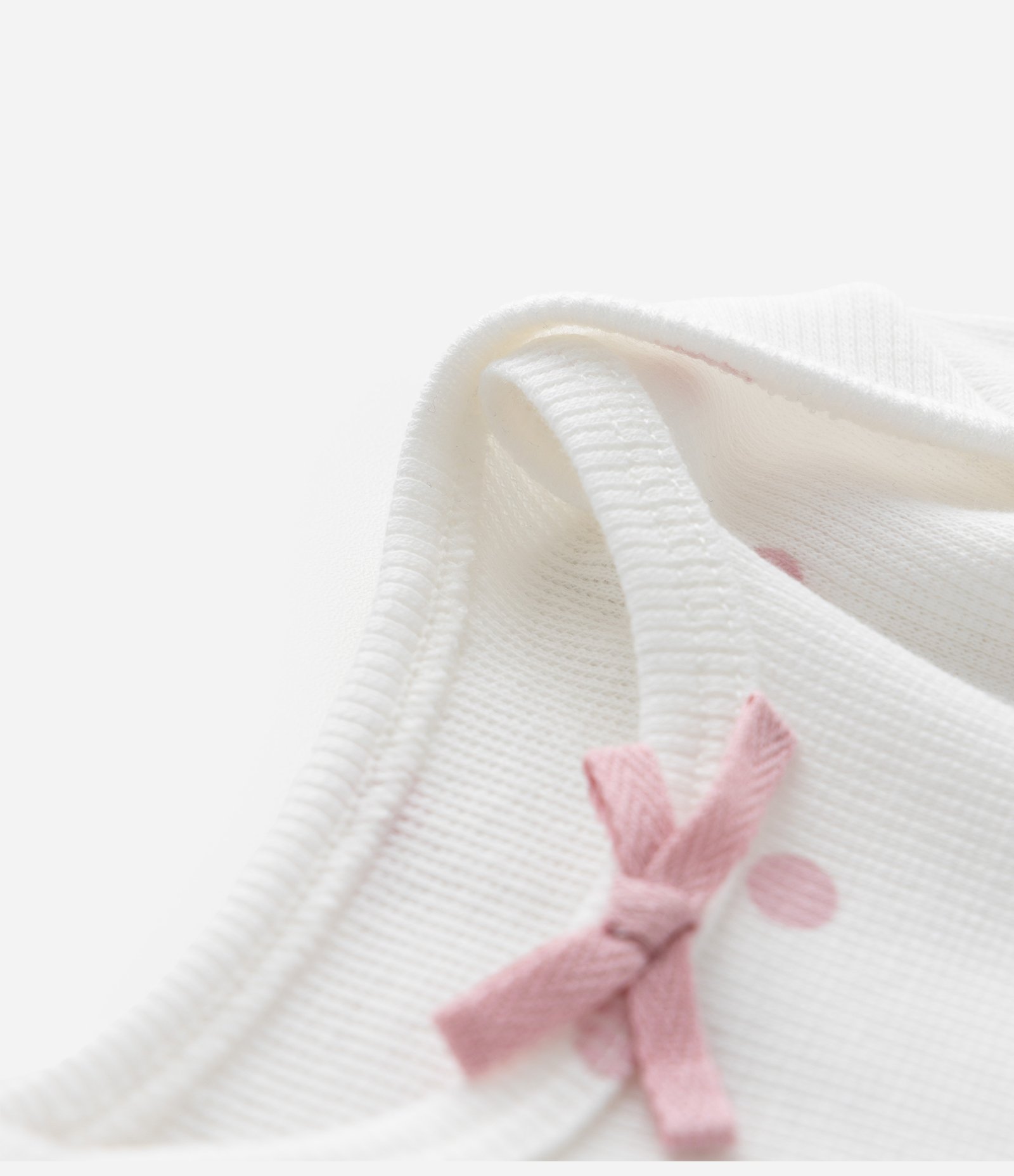 Body Infantil em Ribana Poá com Laço Aplicado – Tam 0 a 18 Meses Branco 5