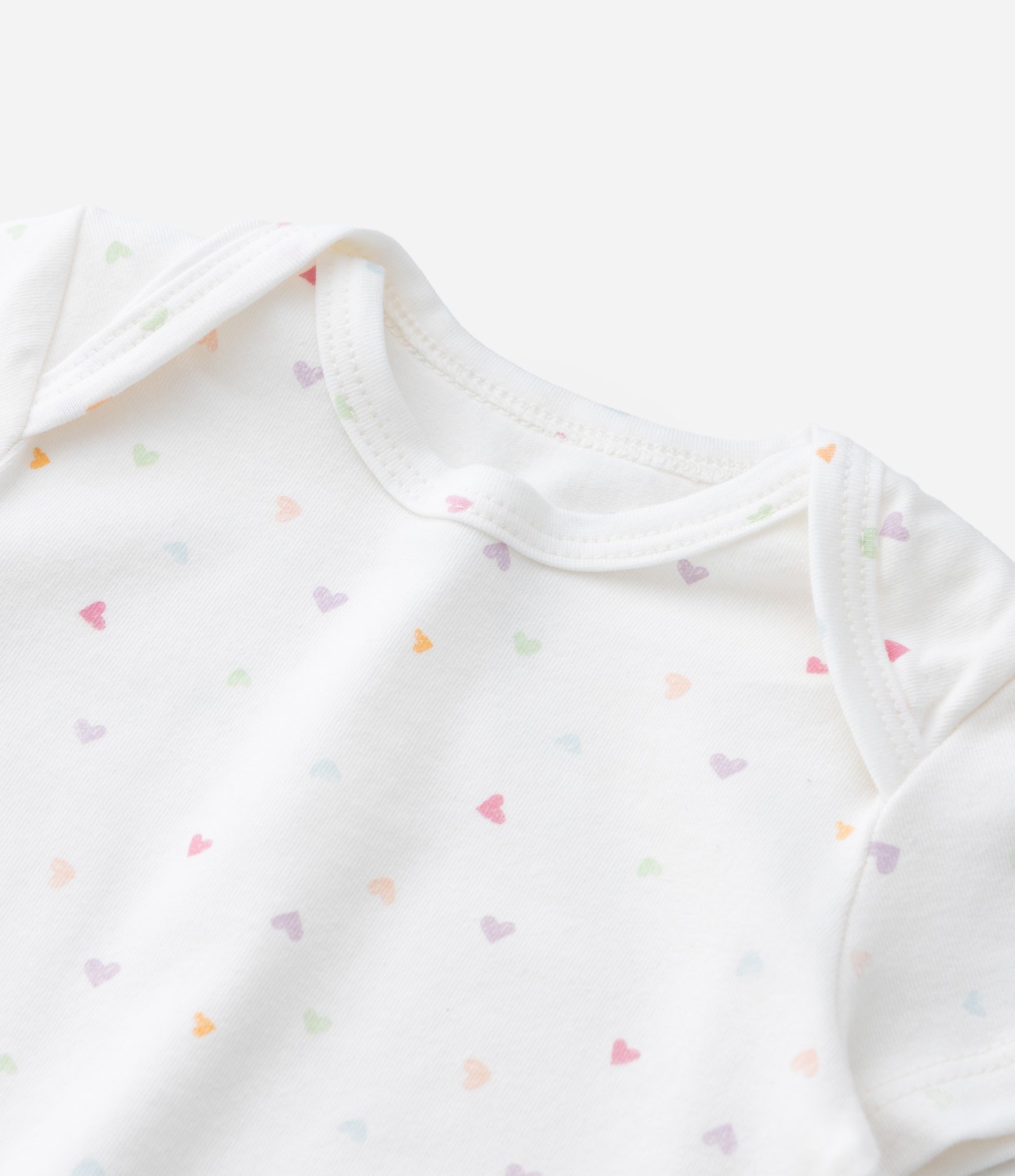Body Infantil Manga Curta com Estampa de Corações Coloridos - Tam RN A 18 Meses Branco 4