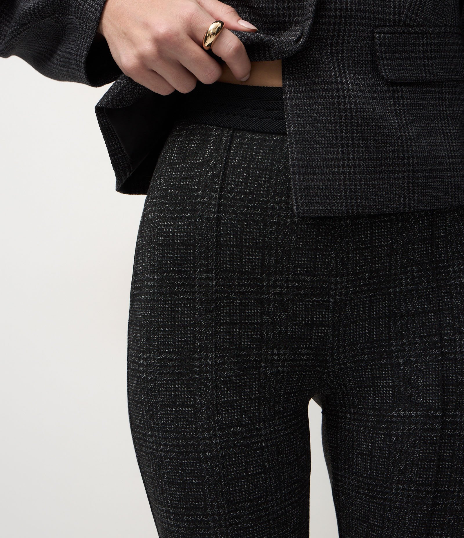 Calça Legging em Ponto Roma com Nervuras e Cós Elástico Cinza 4