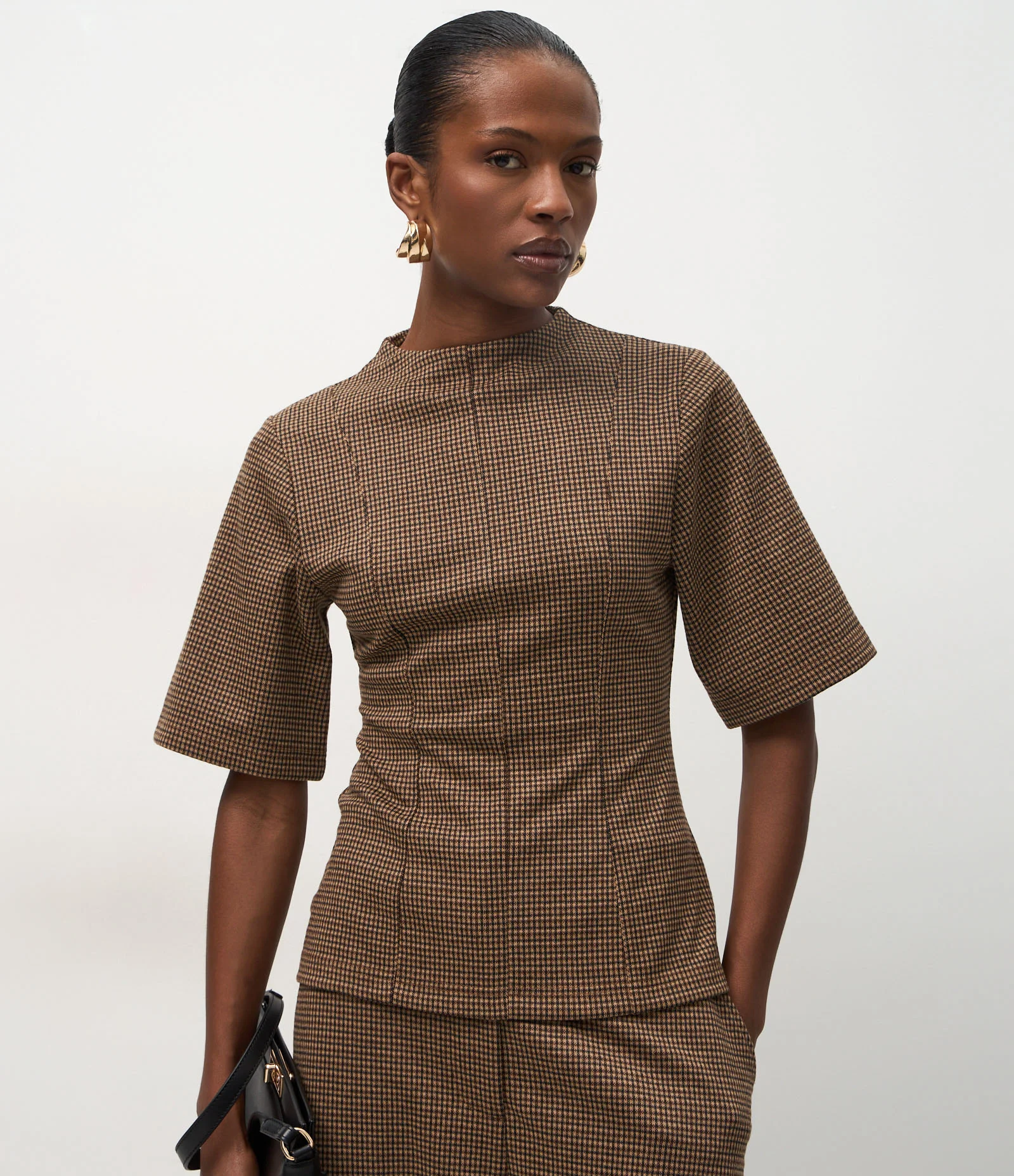 Blusa Ampulheta Alongada com Estampa Xadrez Marrom 1