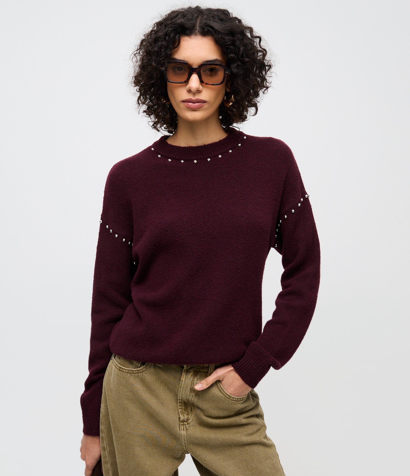 Blusa Regular em Tricô com Tachinhas na Gola Vinho 3