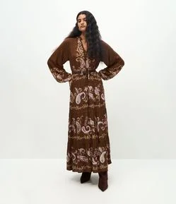 Vestido Midi em Viscose com Gola Alta e Estampa Paisley