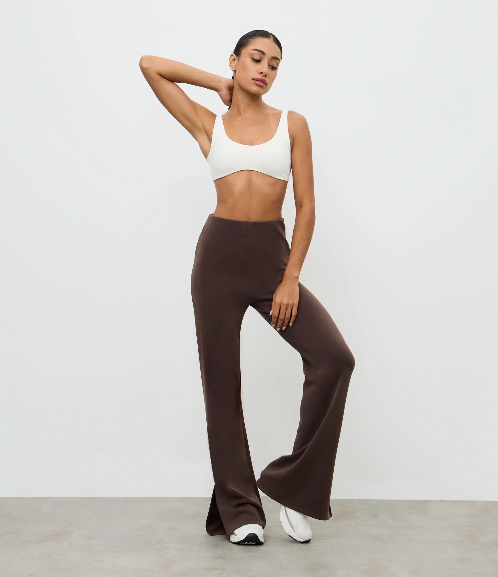 Calça Esportiva Flare em Modal com Efeito Lavado Marrom 3