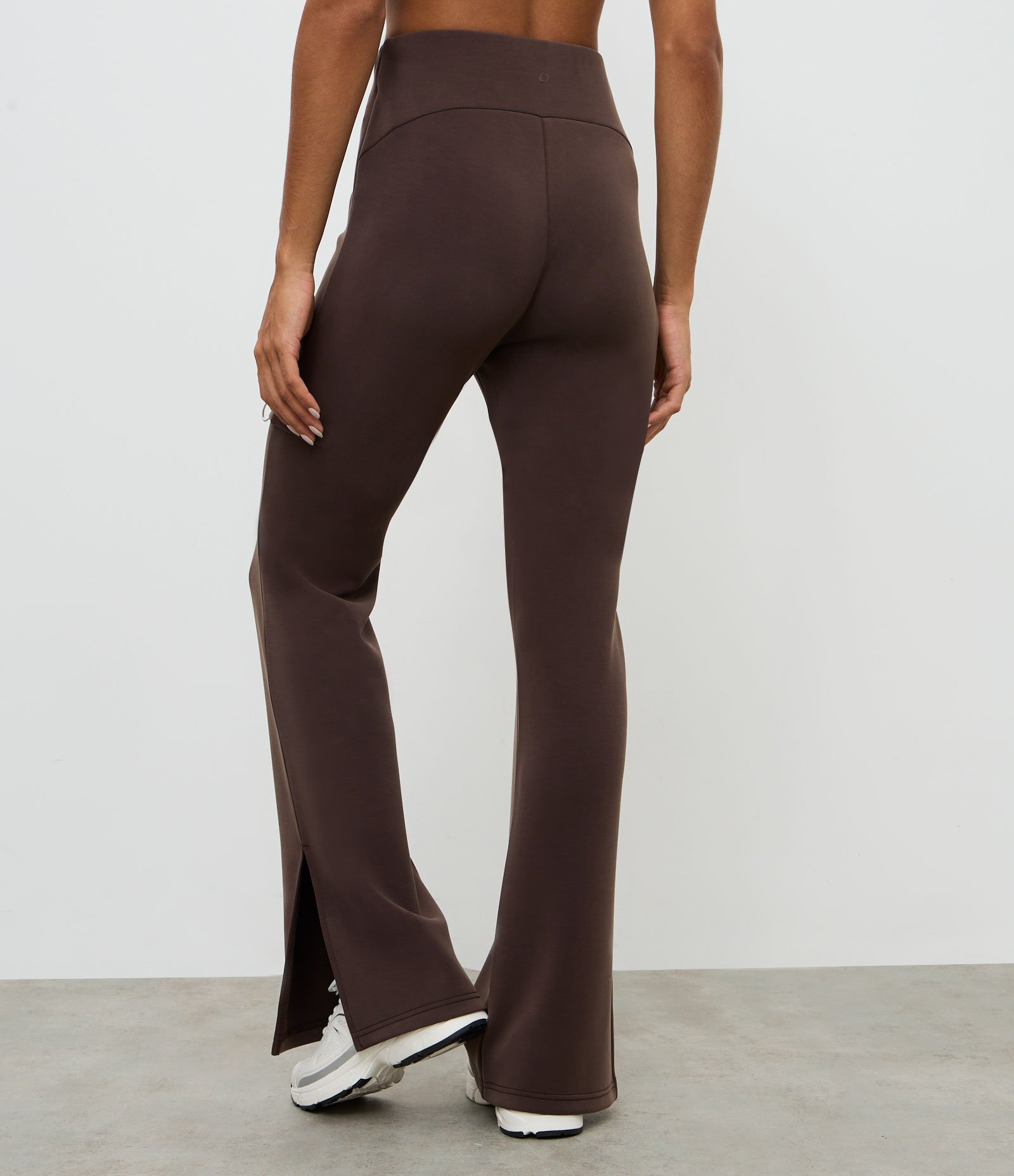 Calça Esportiva Flare em Modal com Efeito Lavado Marrom 3