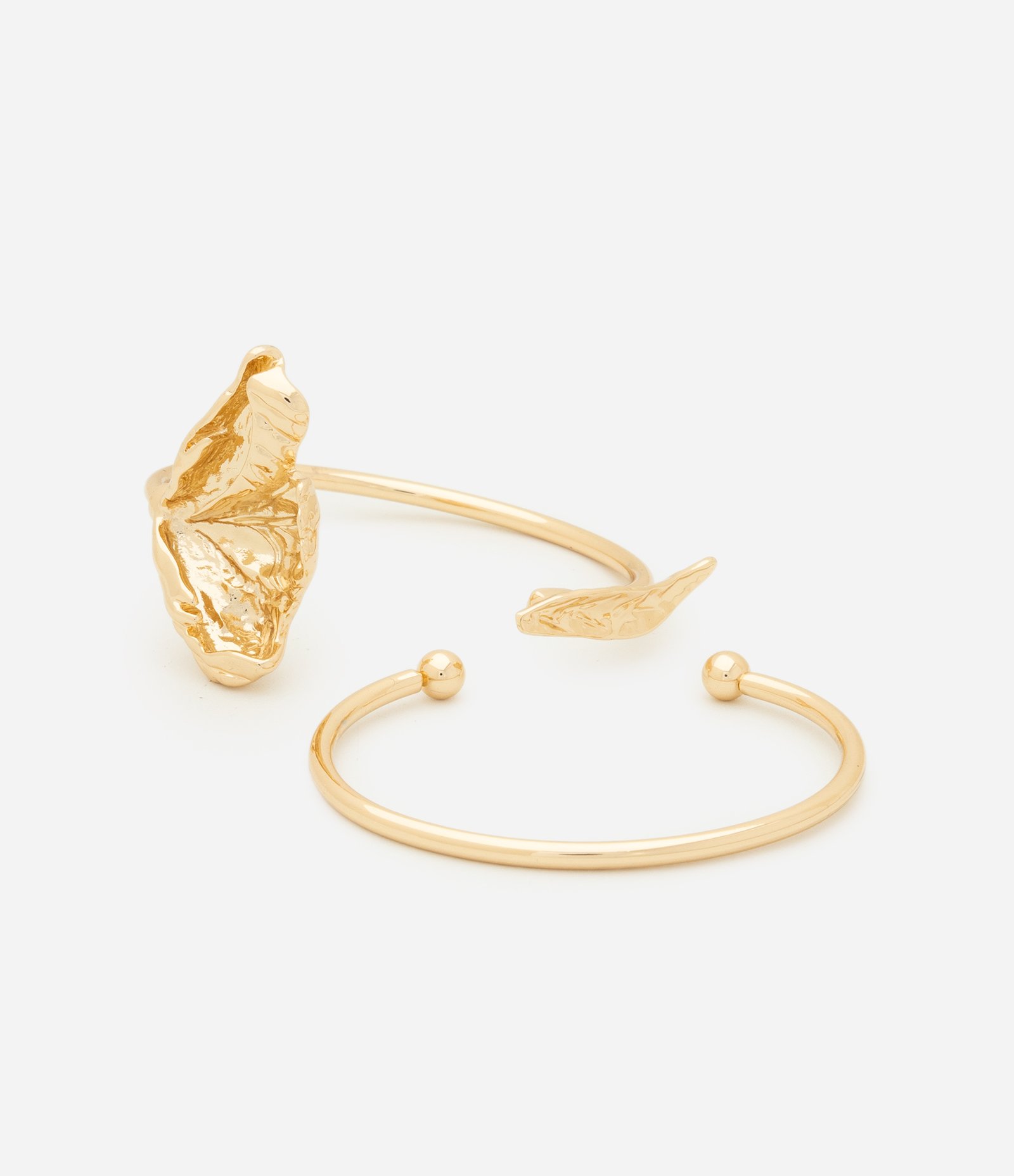 Kit 02 Braceletes com Abertura e Detalhe em Flor e Esferas Dourado 3