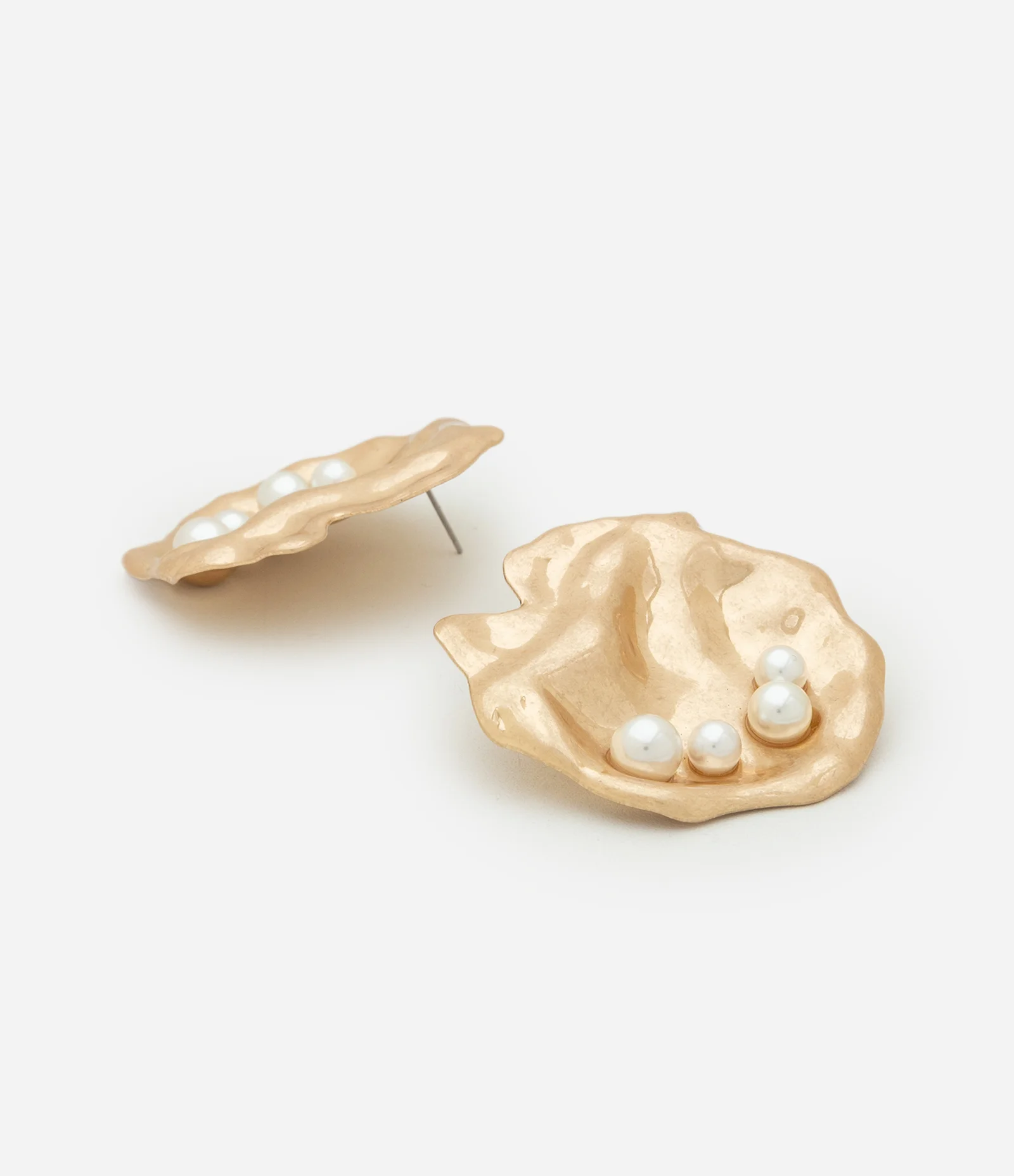 Brinco Martelada Médio com Aplicações em Pérolas Artificiais Dourado 1