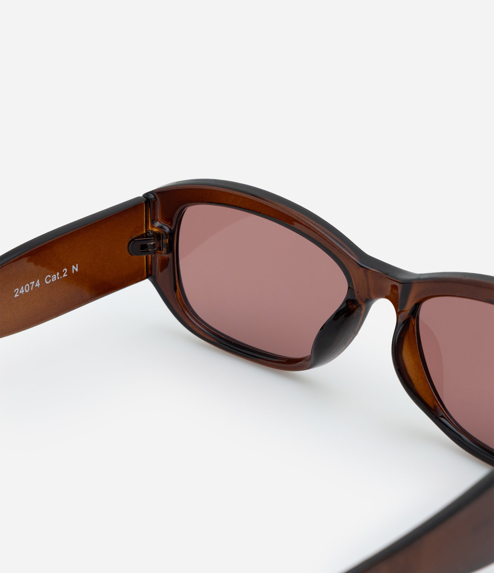 Óculos de Sol Quadrado com Armação Translúcida Marrom 3