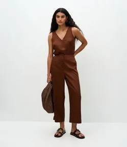 Calça Pantacourt em Liocel com Botões Forrados