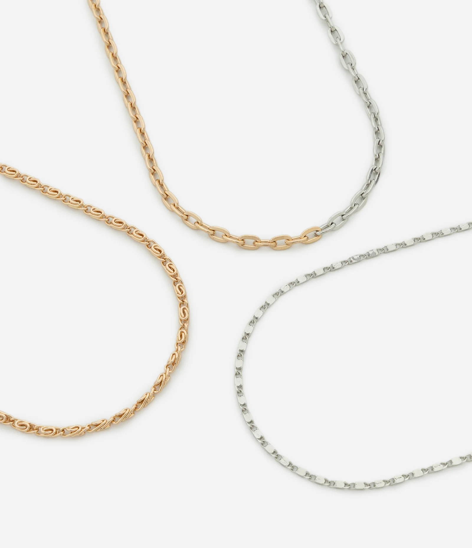 Colar com 03 Camadas em Metal com Correntes Dourado/Prata 1