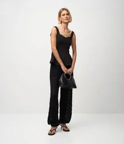 Calça Aladim em Renda com Forro e Elástico na Barra