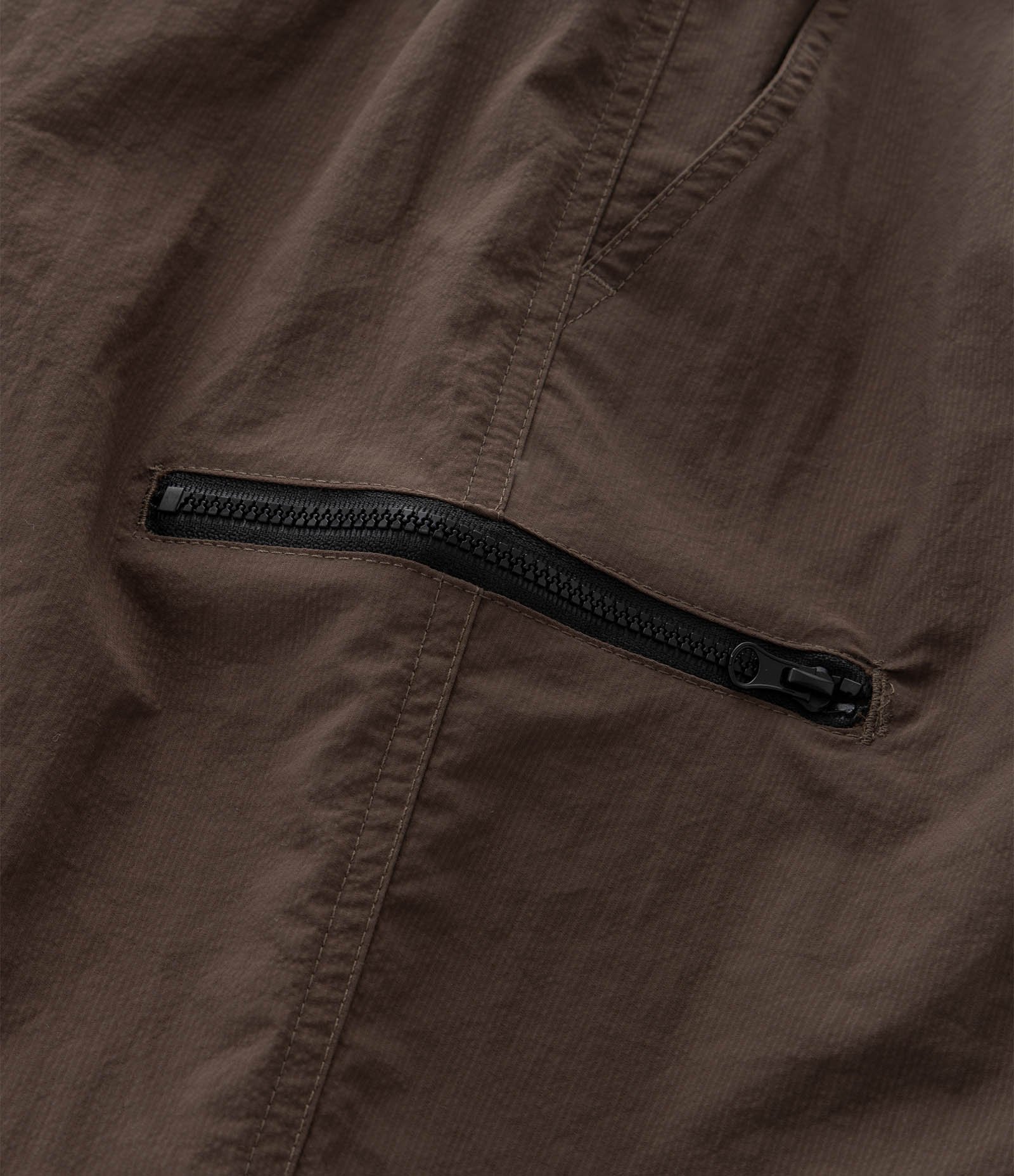 Bermuda em Poliamida com Bolsos Laterais Marrom Escuro 9