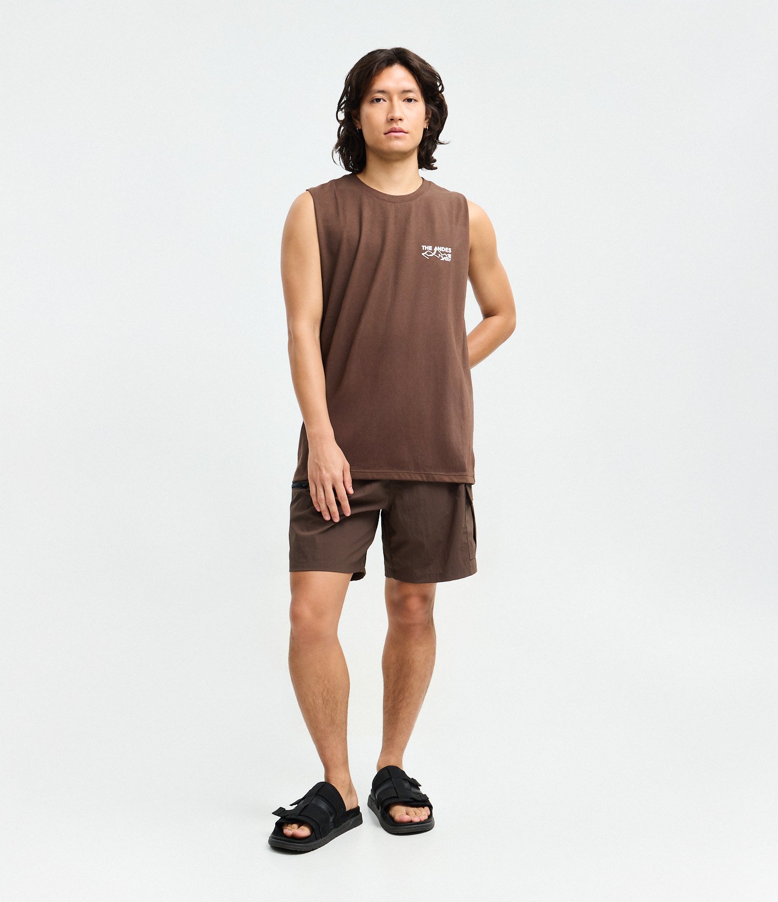 Bermuda em Poliamida com Bolsos Laterais Marrom Escuro 1