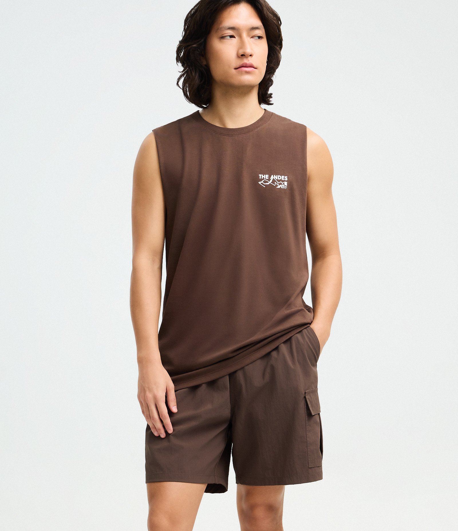 Bermuda em Poliamida com Bolsos Laterais Marrom Escuro 4