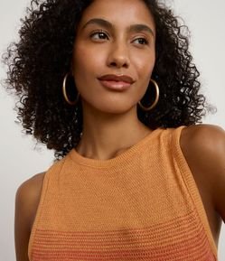 Brinco Argola Média em Metal Tubular