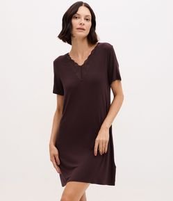 Camisola de Viscose com Decote V em Renda