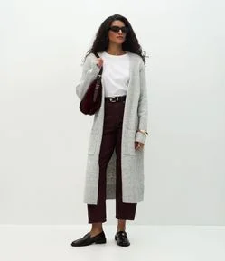 Cardigan Longo em Tricô com Bolsos Funcionais