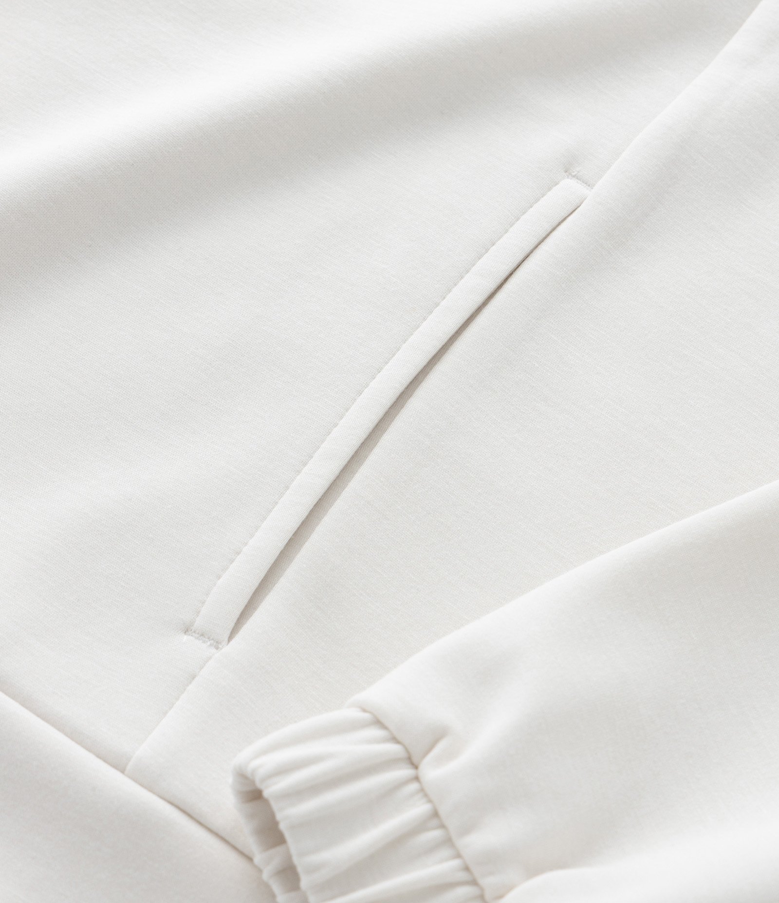 Jaqueta Esportiva Regular em Modal com Capuz Off White 9