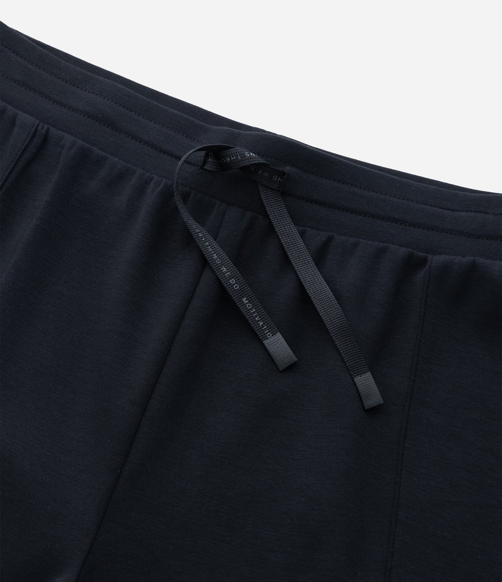 Calça Reta Esportiva em Modal com Bolsos Preto 9