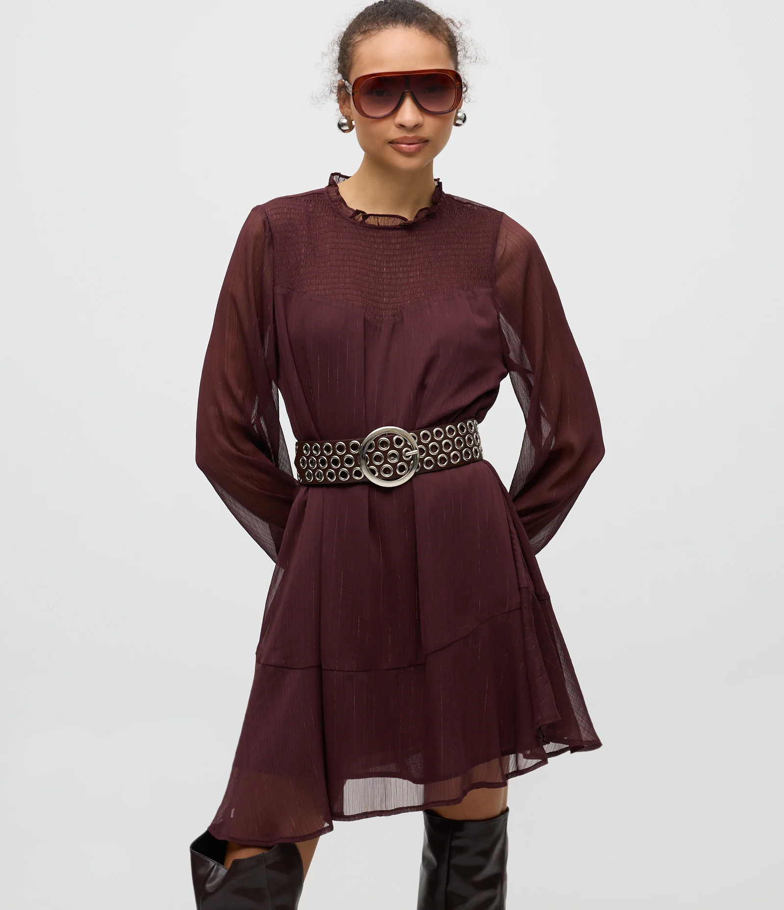 Vestido Curto com Golinha Alta e Saia Gode Marrom 1