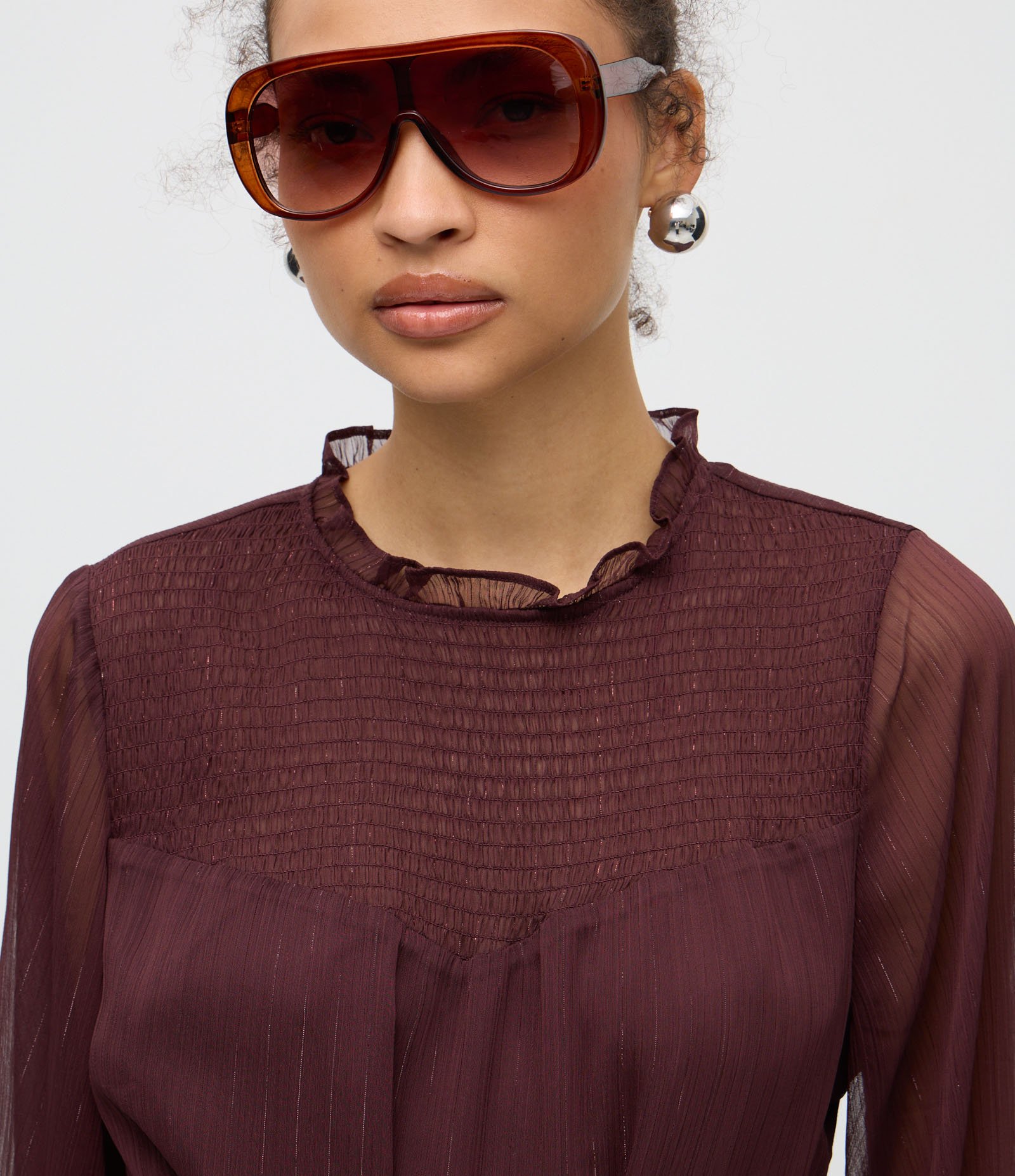 Vestido Curto com Golinha Alta e Saia Gode Marrom 3