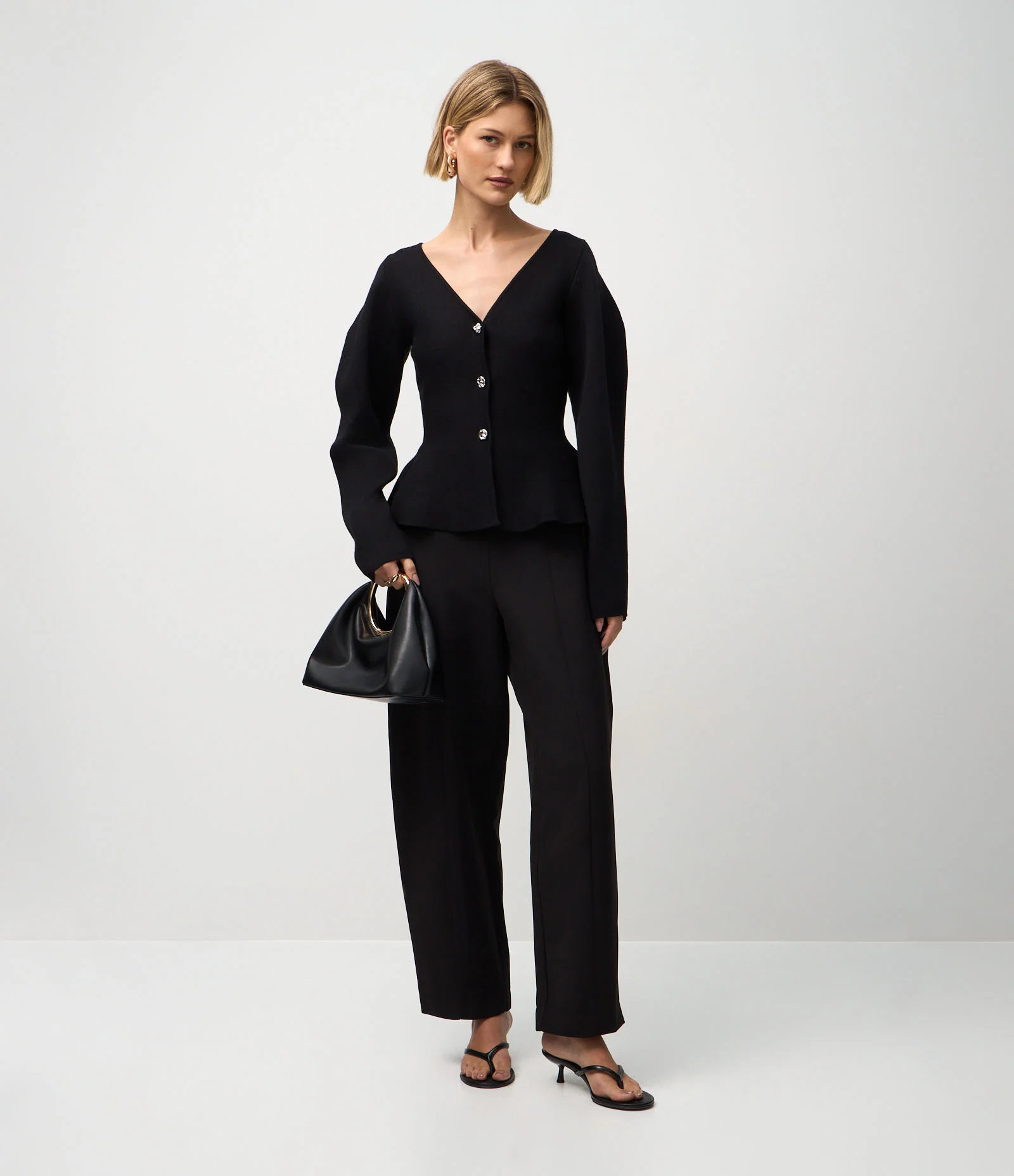 Calça Barrel Alfaiatada com Detalhe no Cós Preto 2