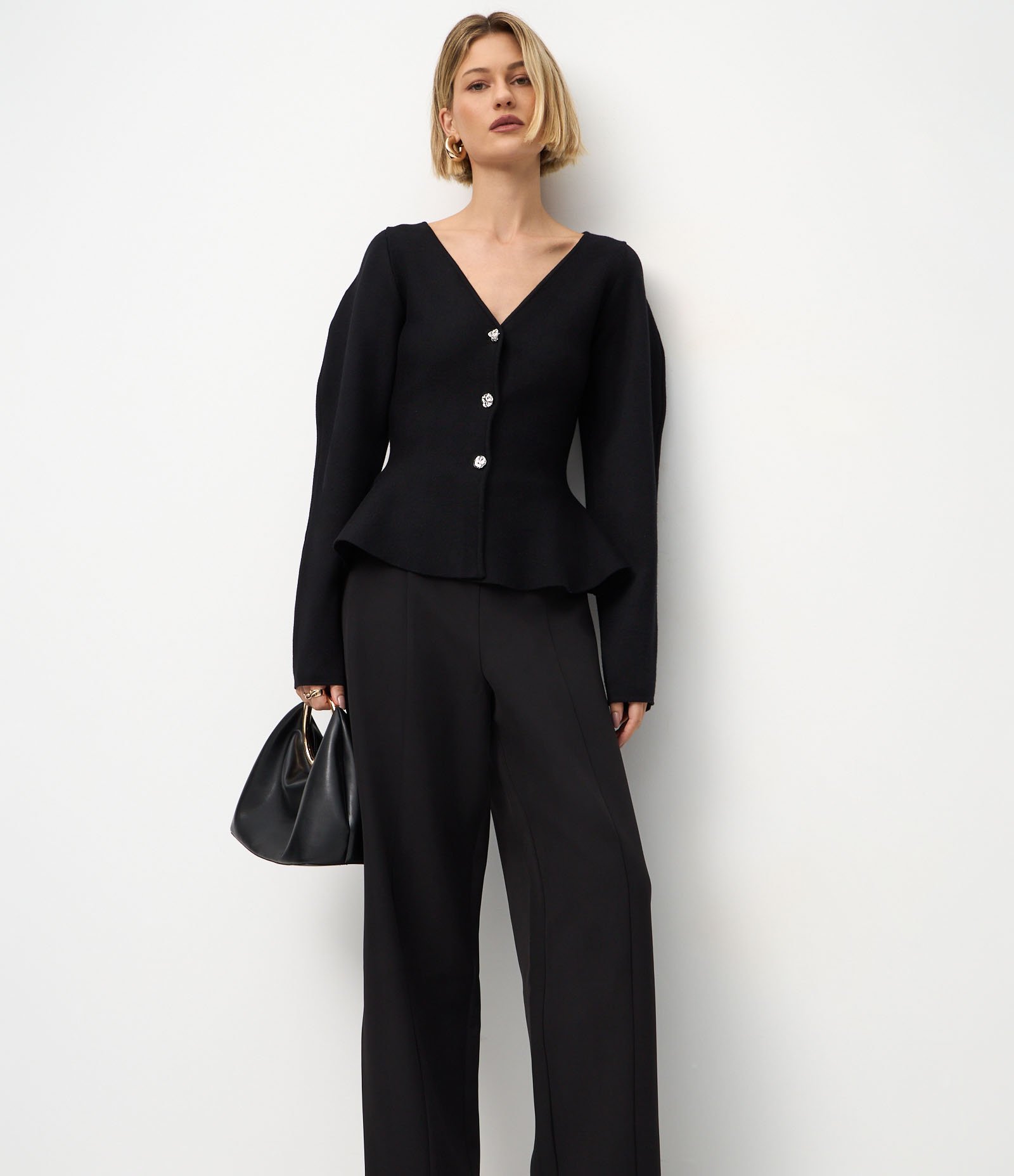 Calça Barrel Alfaiatada com Detalhe no Cós Preto 3