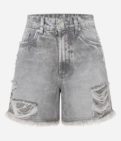 Short Jeans com Barra Desfiada e Puídos