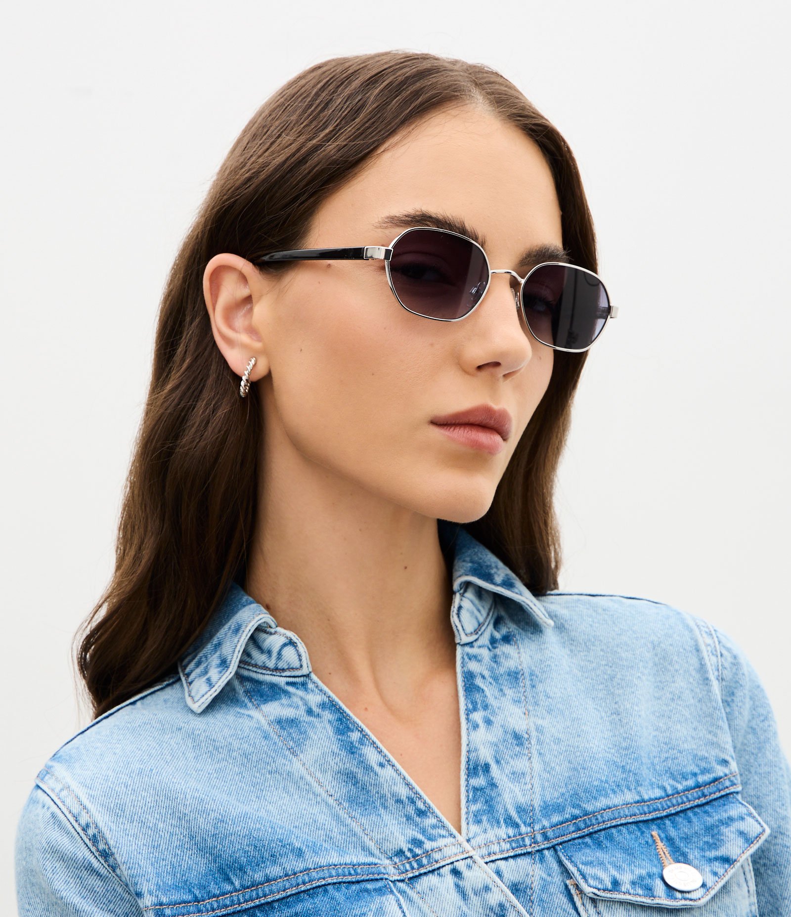 Óculos de Sol Geométrico com Hastes Finas Preto 1