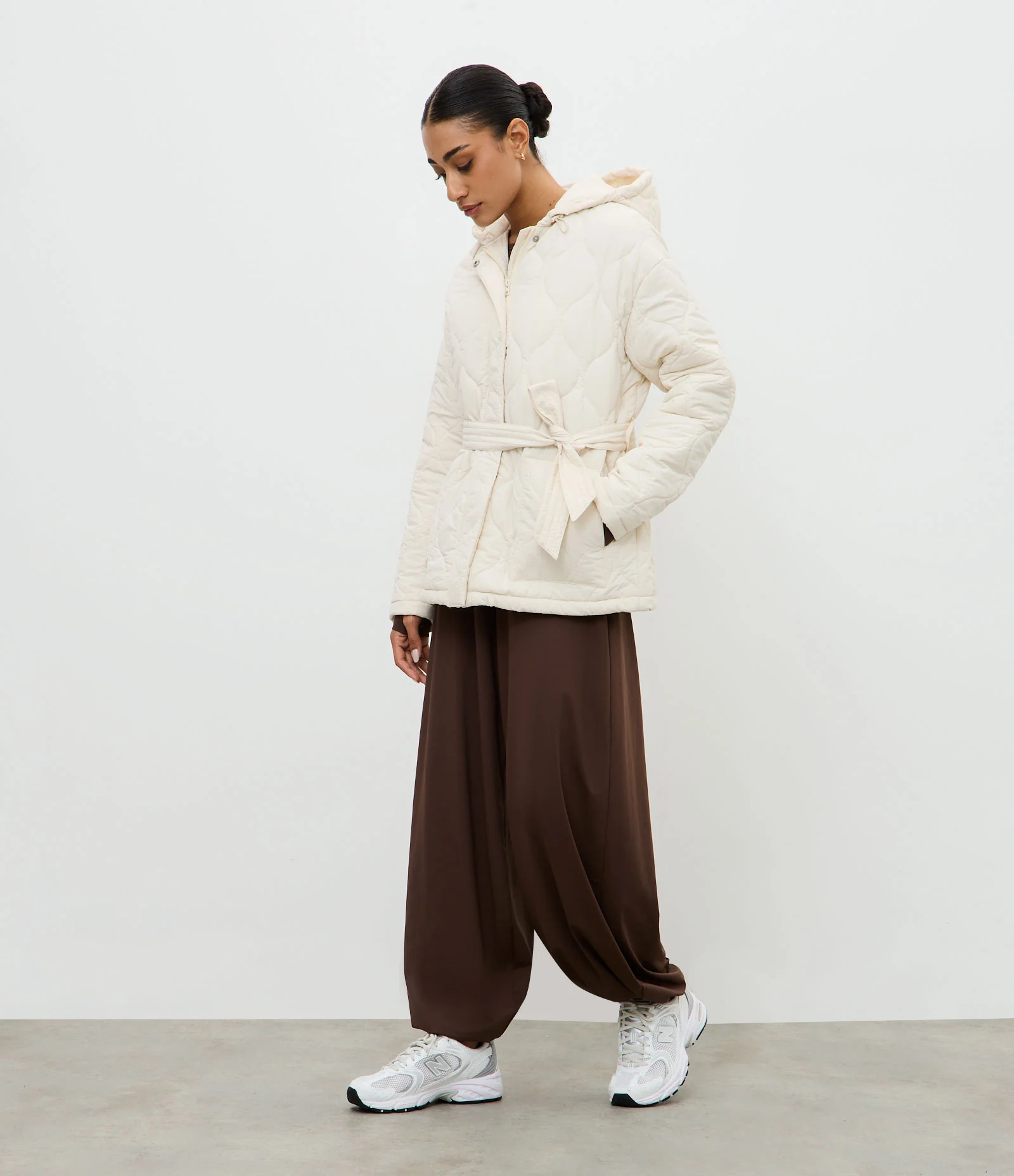 Jaqueta Acolchoada Alongada com Cinto Off White 2