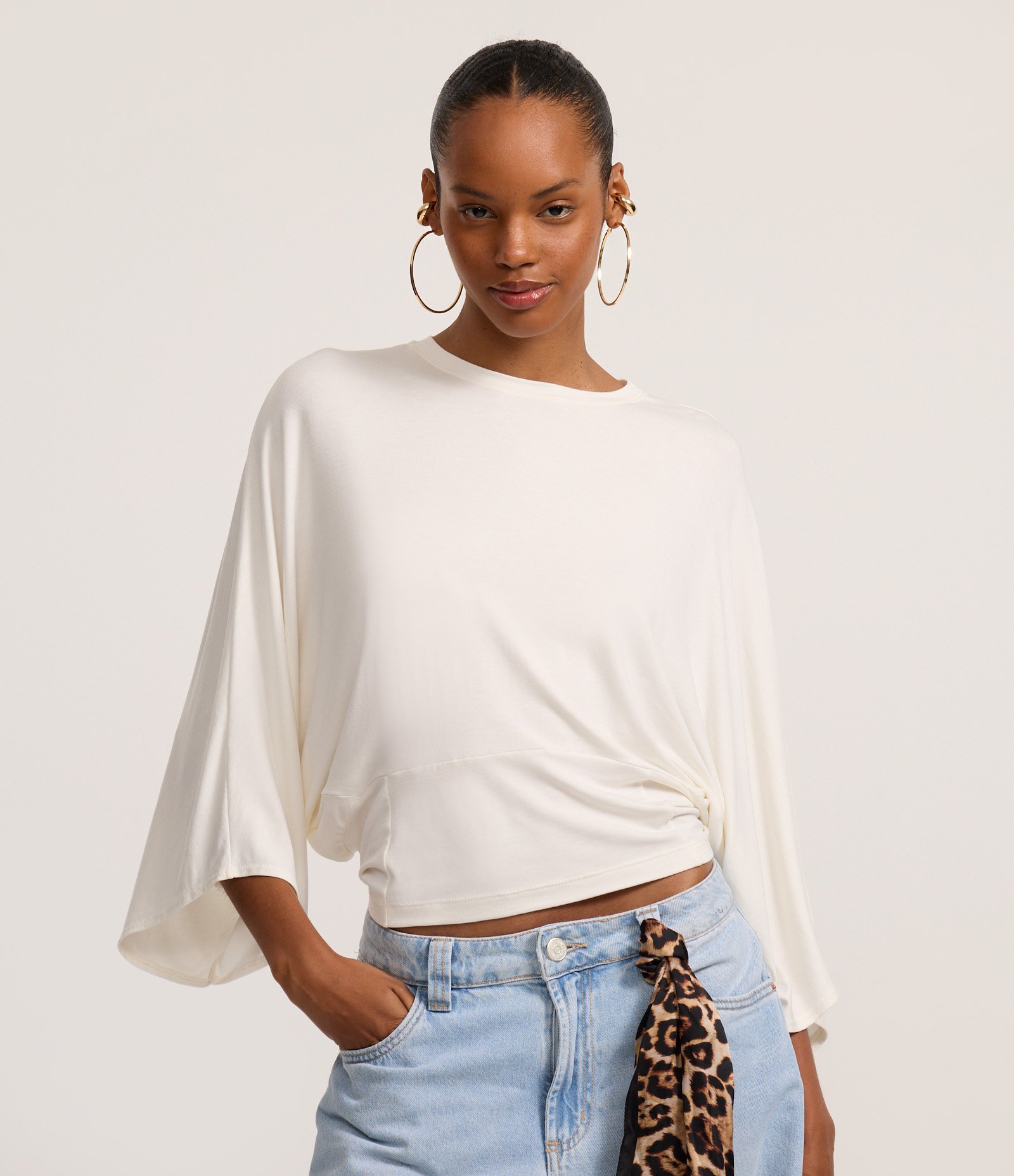 Blusa em Viscolycra com Manga Morcego Snow White 1