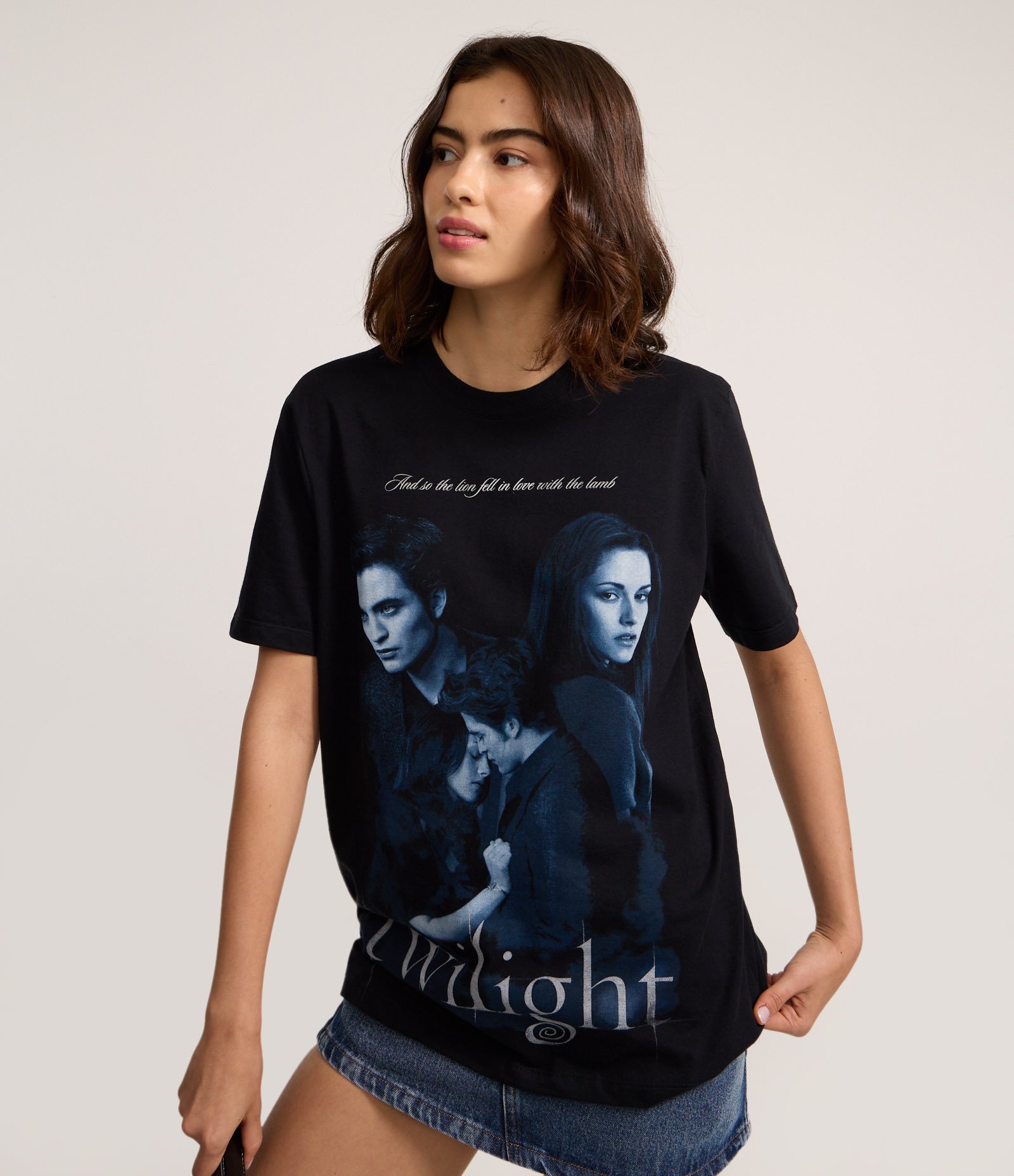 Camiseta T-shirt em Algodão com Estampa Twlight Bela e Edward Preto 1