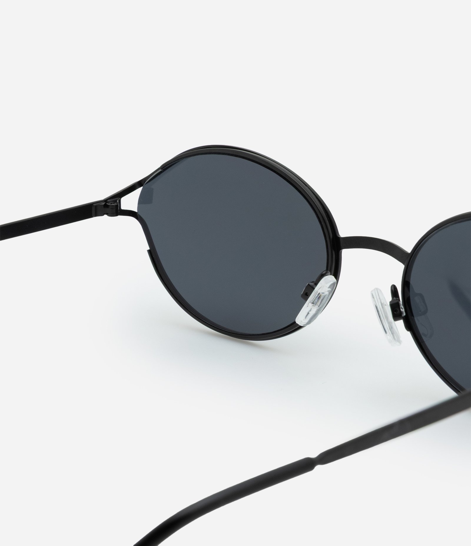 Óculos de Sol Redondo com Hastes Delicadas Preto 3