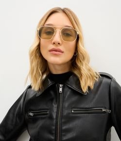 Óculos de Sol Redondo com Hastes Finas Metalizadas