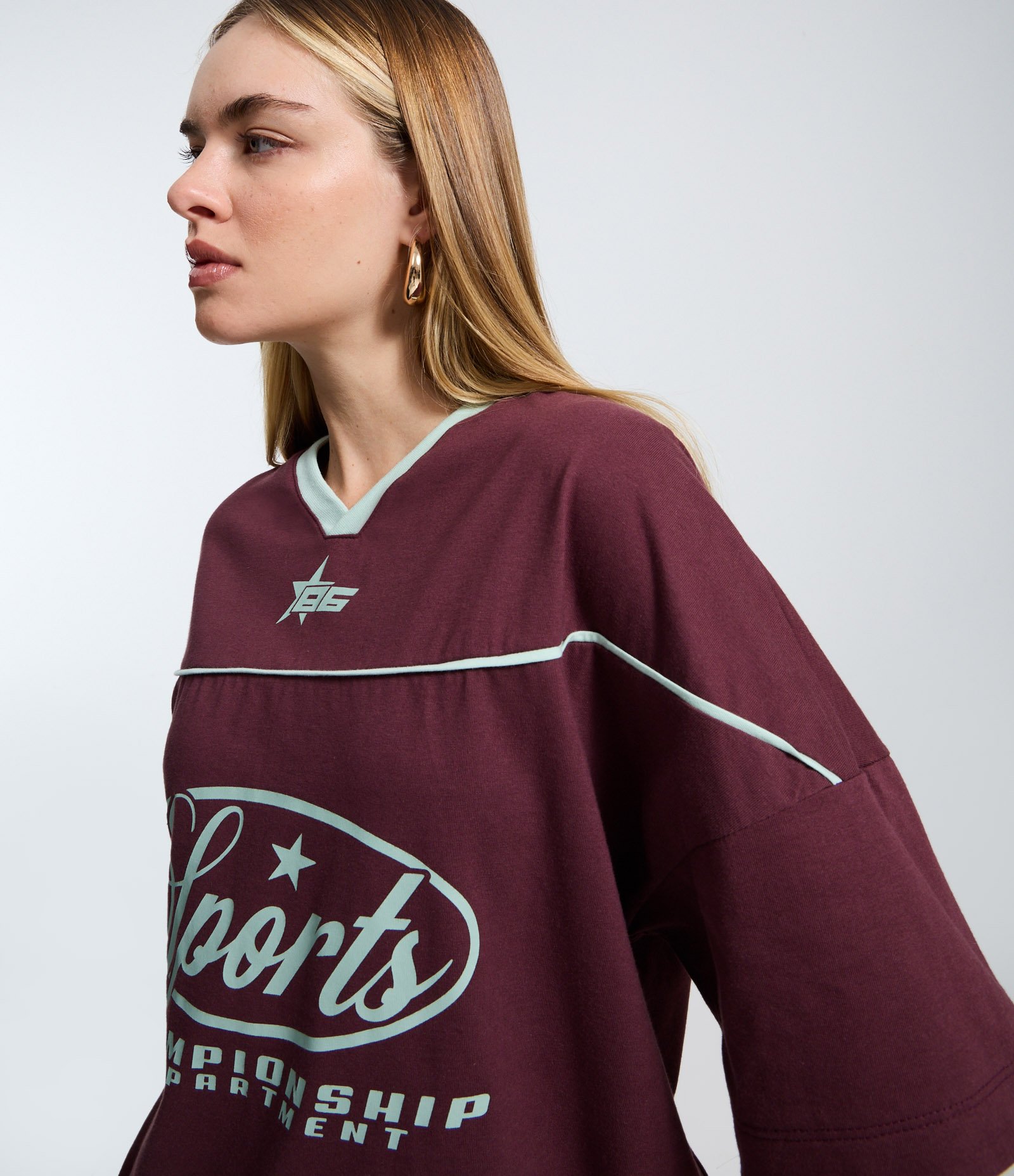 Camiseta Boxy com Estampa Sports e Detalhes nas Mangas Vermelho 4