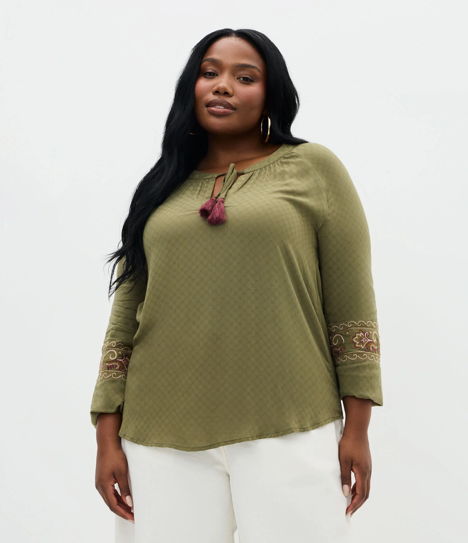 Bata Alongada em Chalis com Tassel e Bordado Étnico  Curve & Plus Size Verde 1