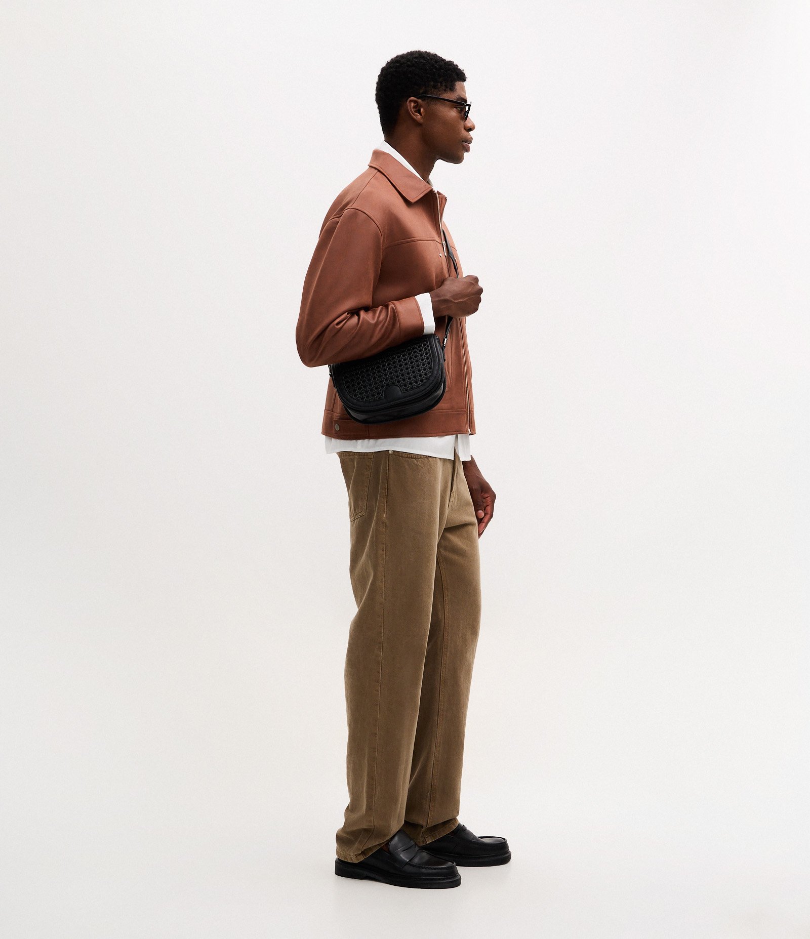 Bolsa em PU com Trama Artesanal e Alça Ajustável Preto 2