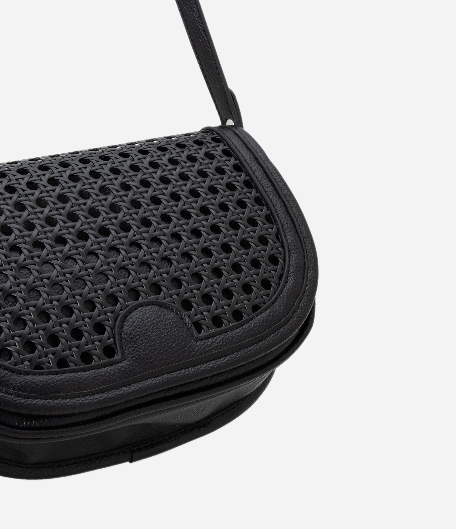 Bolsa em PU com Trama Artesanal e Alça Ajustável Preto 6