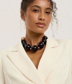 Colar Maxi com Esferas Resinadas