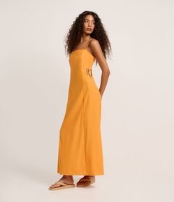 Vestido Longo com Decote Quadrado e Bordado Lateral