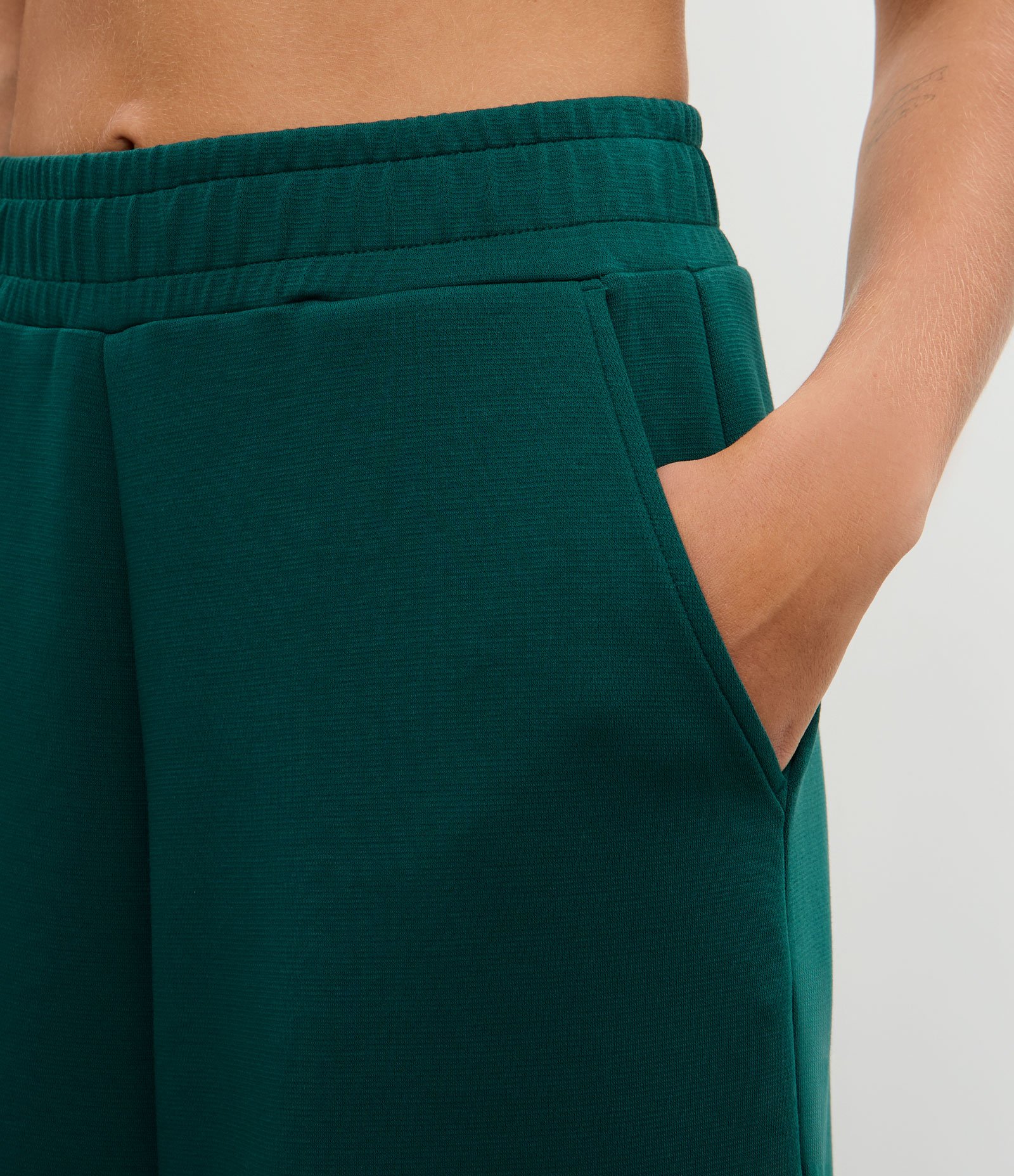 Calça Balloon Esportiva em Microfibra Verde 4