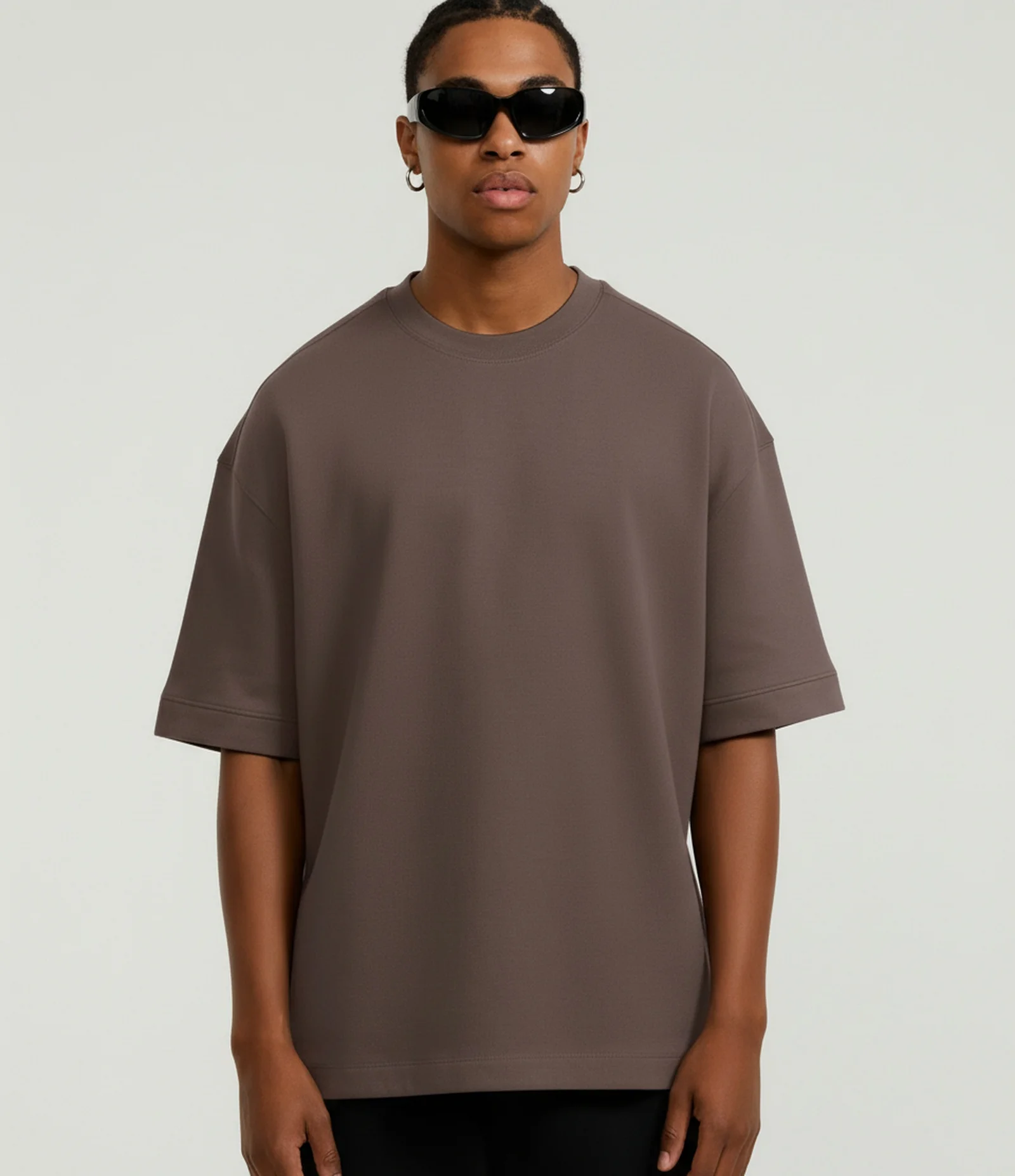 Camiseta Oversized em Moletinho com Cava Deslocada Marrom 1