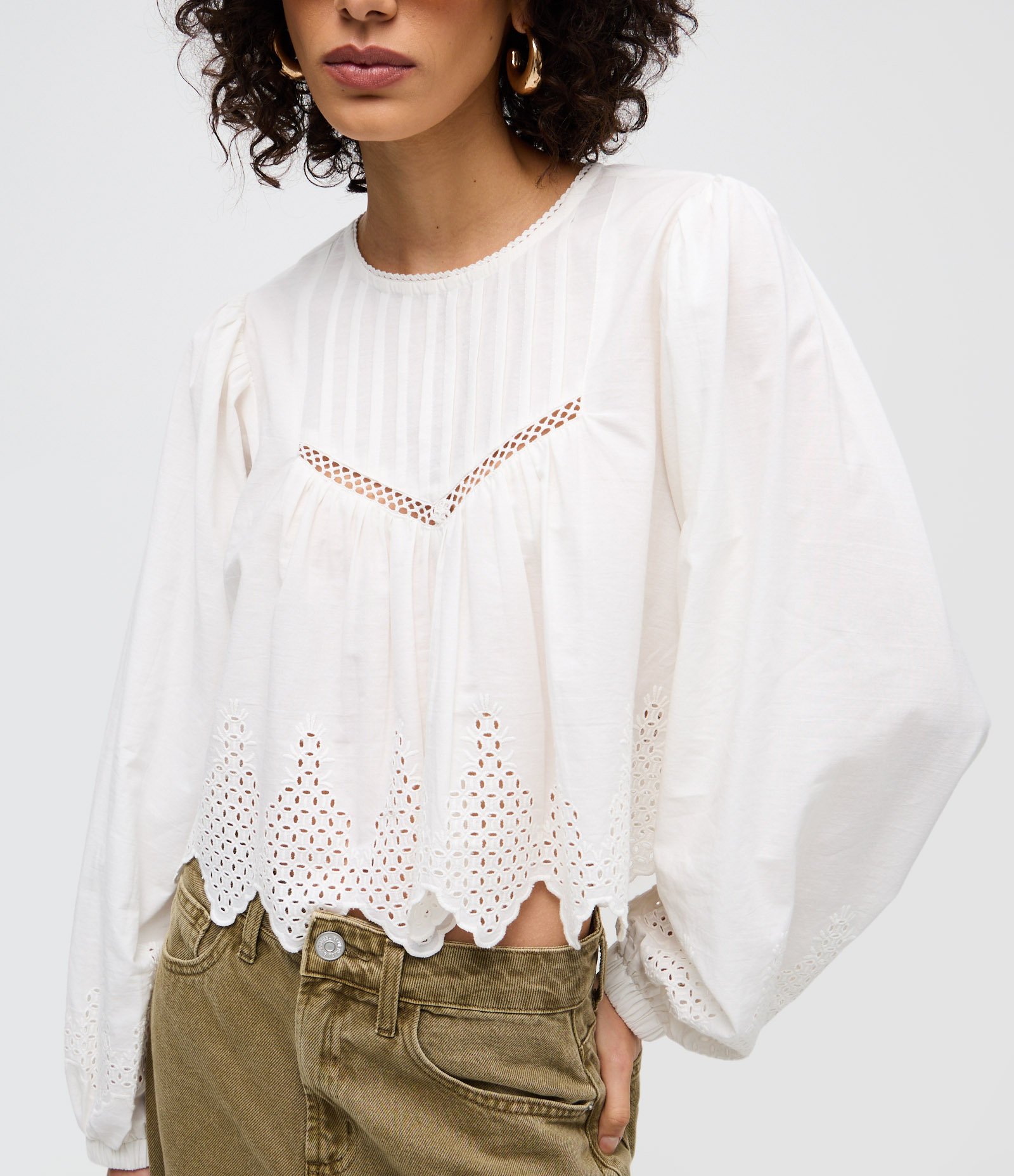 Blusa Bata em Tricoline com Bordados Branco 3