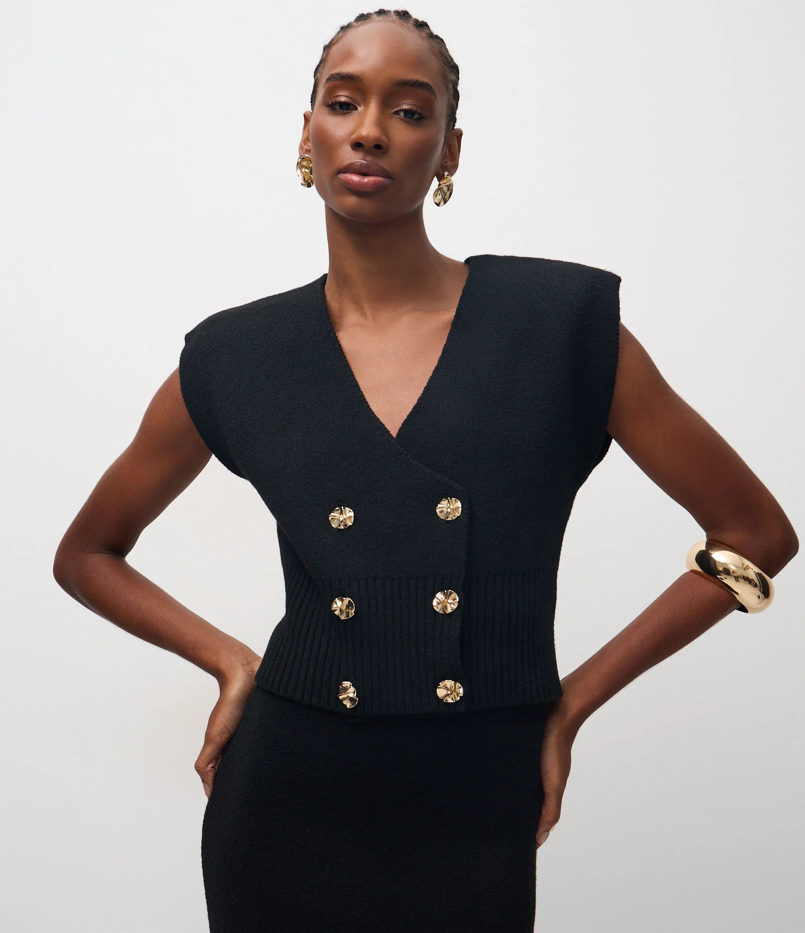 Colete Curto em Tricô com Ombros Estruturados Preto 1