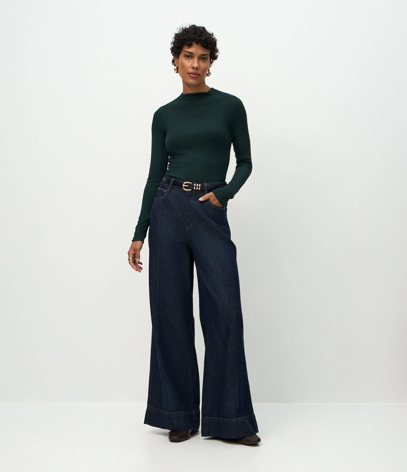Blusa Básica em Viscose com Gola Alta e Cava Raglan Verde 2