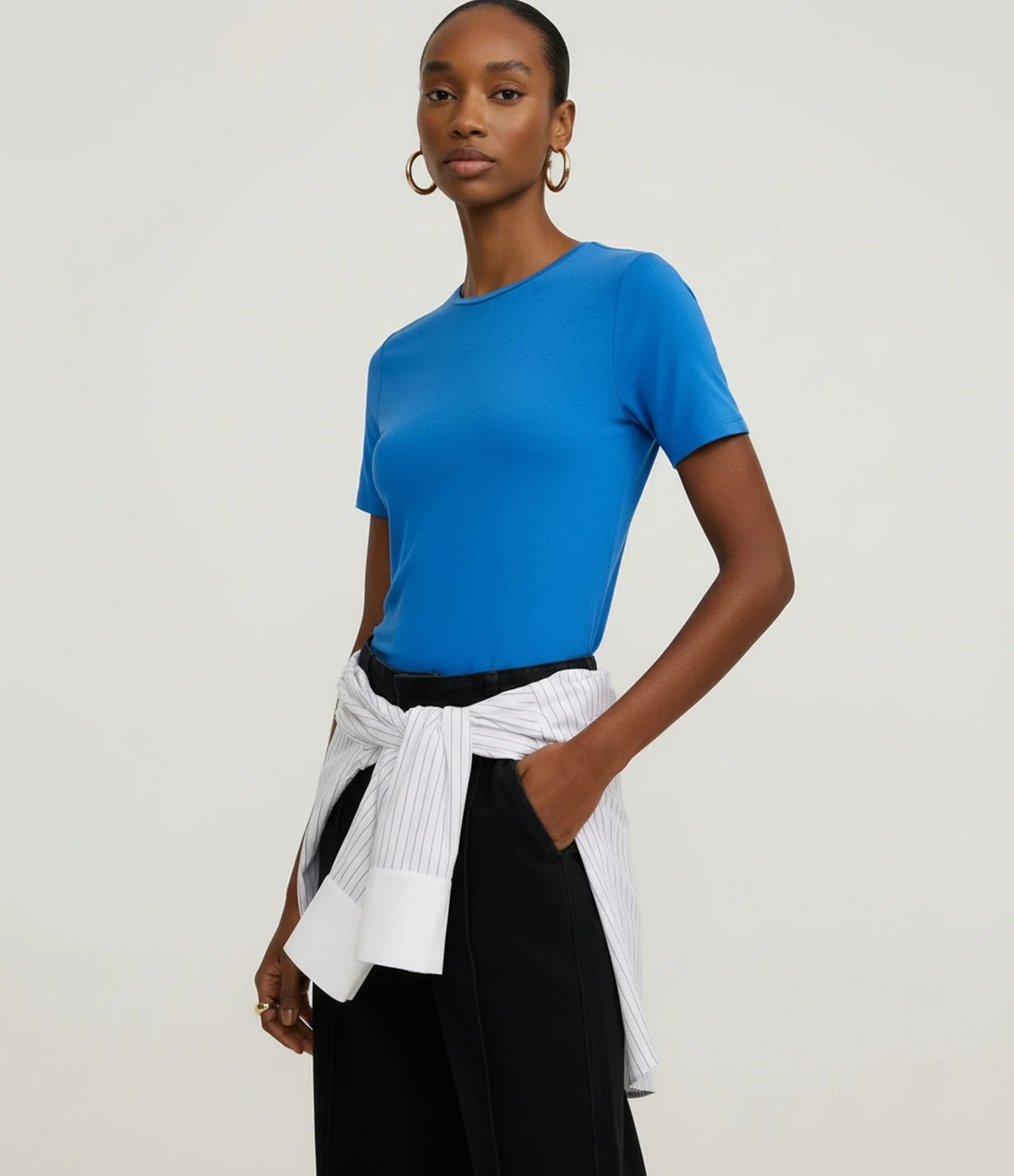 Blusa T-Shirt Básica em Viscose Azul 2