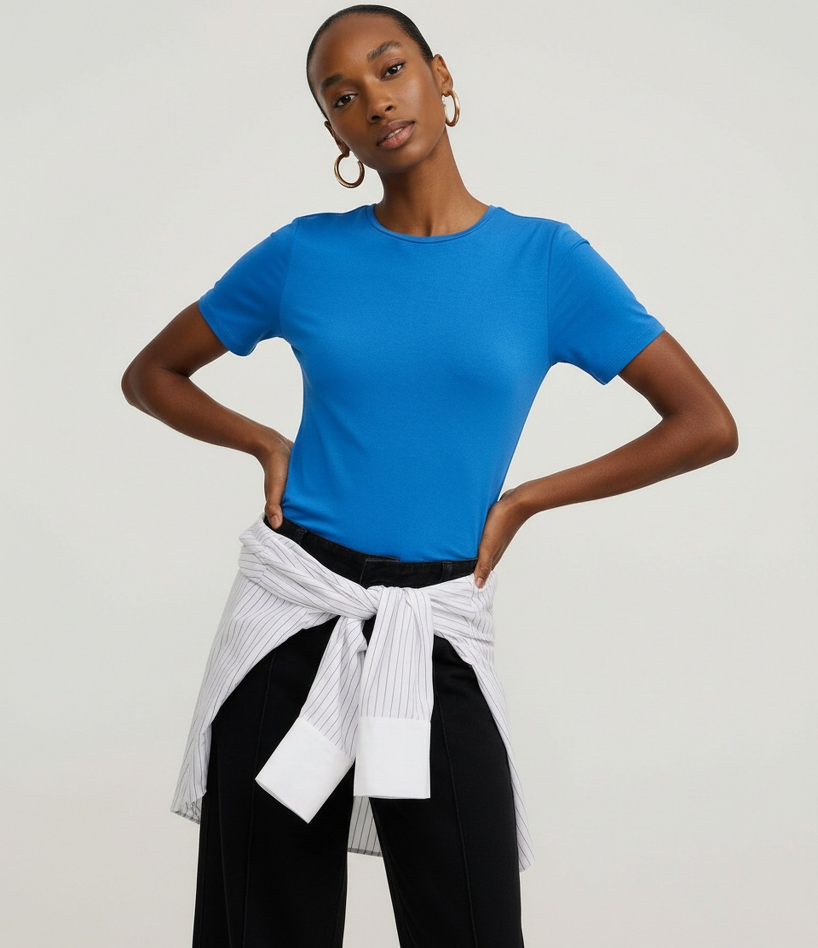 Blusa T-Shirt Básica em Viscose Azul 3