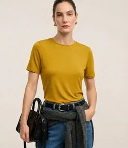 Blusa T-Shirt Básica em Viscose