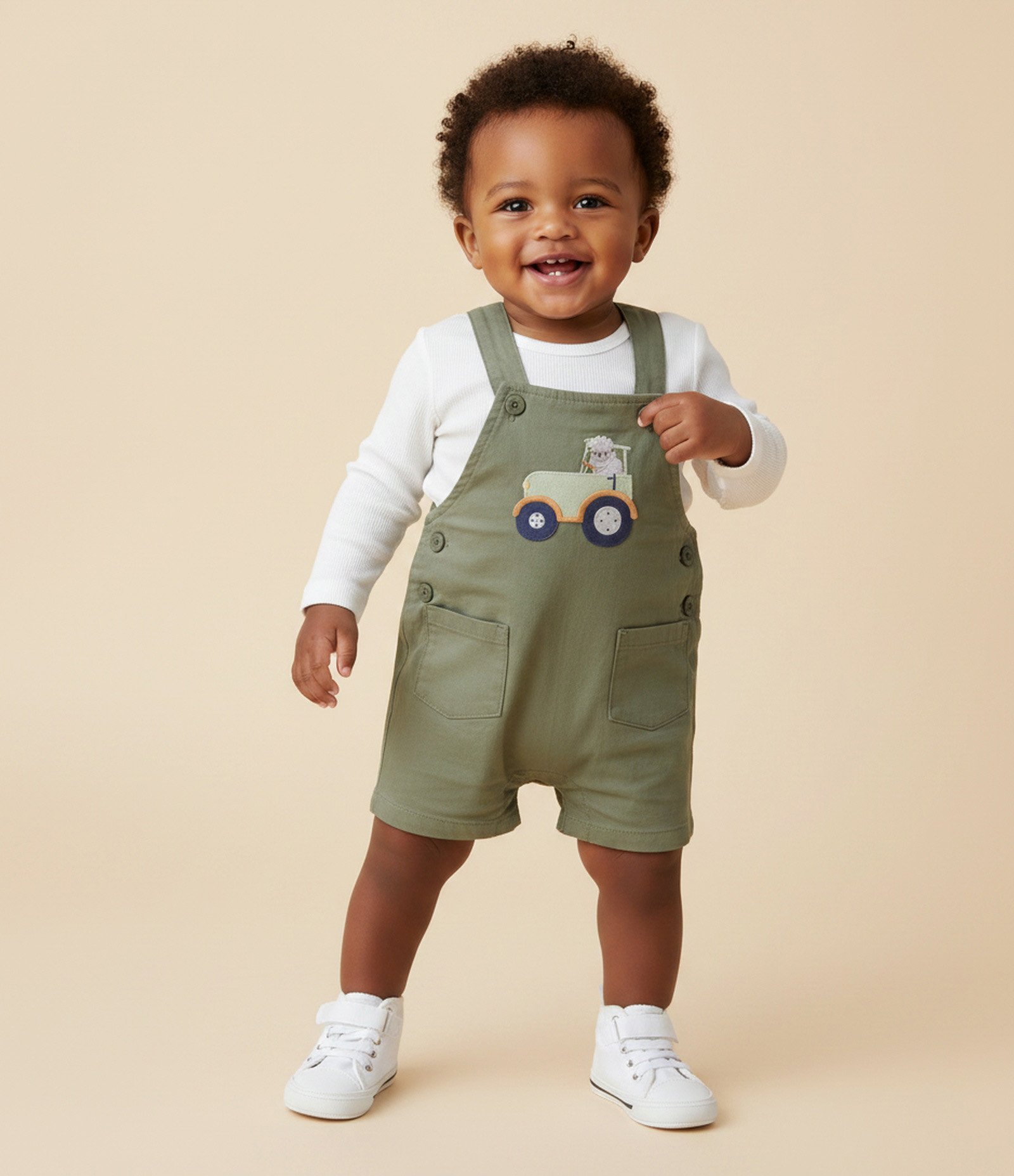 Jardineira Infantil Sarja com Bordado Ovelha no Trator – Tam 3 a 18 Meses Verde 1